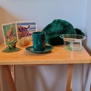 Bath accessories, frog themes, green, used condition, cute! baño